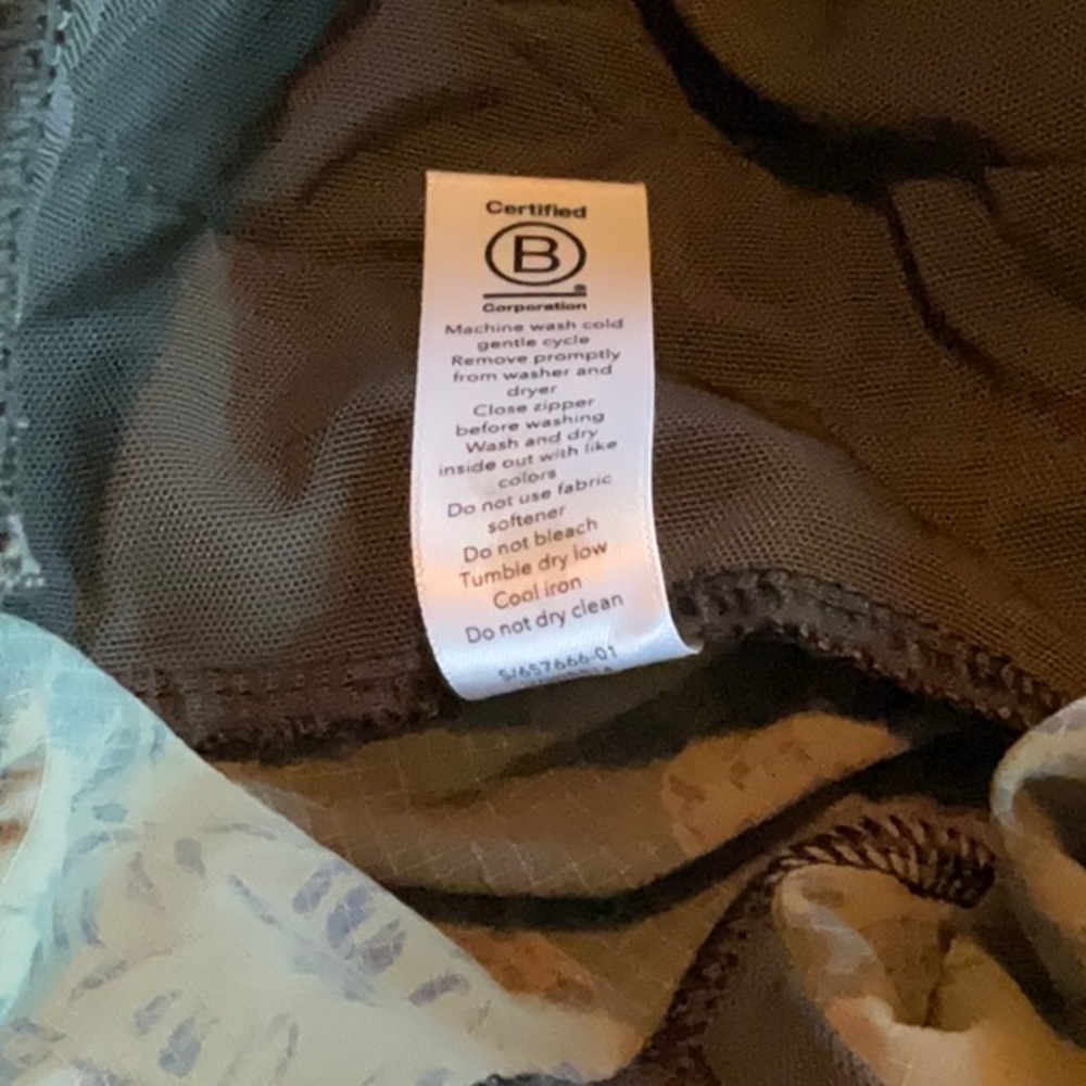 Athleta Trekkie North Printed Jogger Olive Floral 6P Petite EUC - Picture 5 of 9